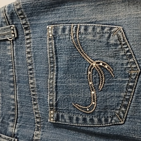 Vintage Y2K Stretch Denim Button Front Back Slit Skirt with a Touch of Bling 7/8 - Picture 5 of 10